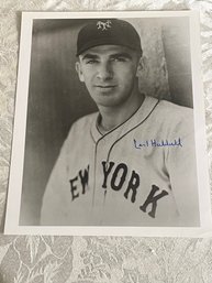 Carl Hubbel Signed B&W 8x10 Photo Giants HOF