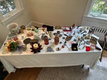 Overwhelming Home Decor Lot!!