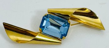 PRETTY GOLD TONE BLUE RHINESTONE BROOCH