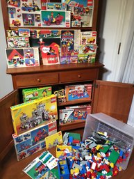 Amazing Lot 1970s-1980s LEGOS  Toys / Sets - HUNDREDS AND HUNDREDS Of Pieces - Boxes - Booklets - WOW !