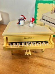 Magical Christmas Piano With 2 Dancing Snowmen
