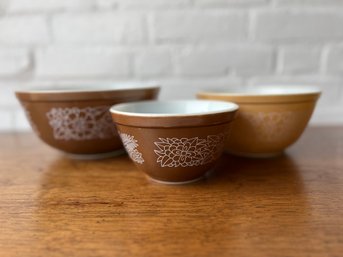 Vintage Pyrex Woodland Brown Nesting Bowls, Woodsy Flowers, 401 402 403, Chestnut Caramel Chocolate Country Fa