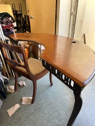 Horseshoe Desk & Chair