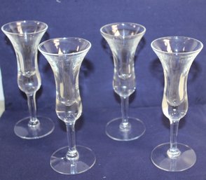 1970's Vintage Set Of 4 Clear Tulip Shape Cordial Liquor Glasses