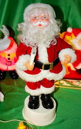 VTG Rennoc Animations Musical Moving Santa Figure With Lighted Candle