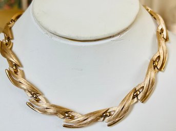 SIGNED TRIFARI BRUSHED GOLD TONE LINK NECKLACE