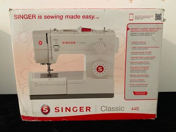 Singer Classic Sewing Machine