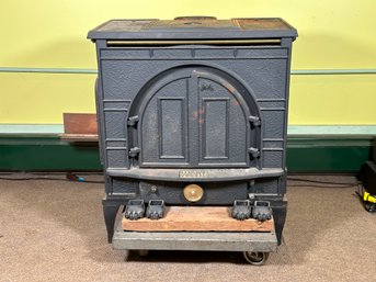 A Quality Federal Airtight Cast-Iron Woodstove