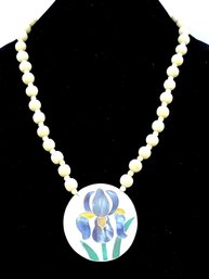 Unique Off White Beaded Necklace W/ Mother Of Pearl Shell Inlay Pendant