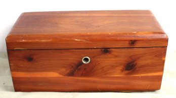 Mini ' Lane ' Cedar Chest