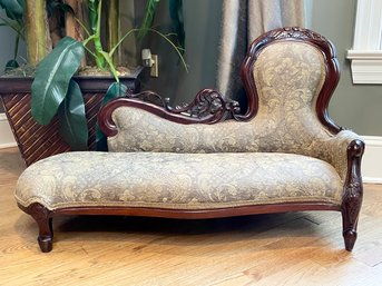 An Unusual Victorian Walnut Child Or Doll's Chaise Or Fainting Couch - Wonderful Dog Bed
