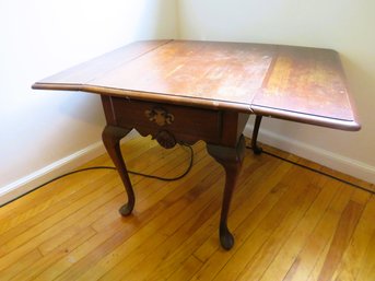 Queen Anne Wood Table Drop Down Leaves And Drawer
