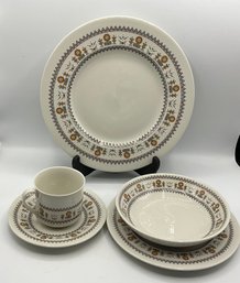 Beautiful Set  Royal Doulton China ~ 5 Pc Place Settings ~ Kimberley (A)