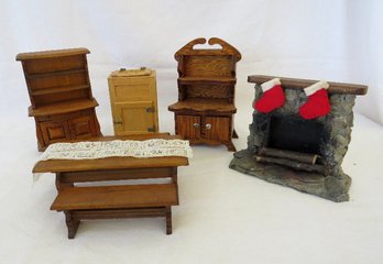 A Grouping Of Country Farmhouse Kitchen Doll House Pieces