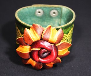 Vintage Hand Tooled Crafted Leather Cuff Bracelet Having Flower