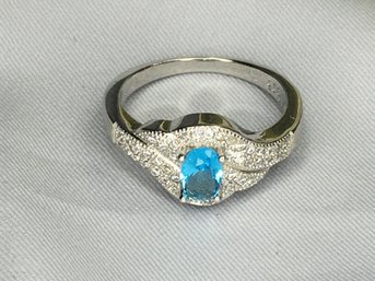 Very Pretty Sterling Silver / 925 Ring With Aquamarine And Sparkling White Topaz - Very Pretty Ring - Wow !