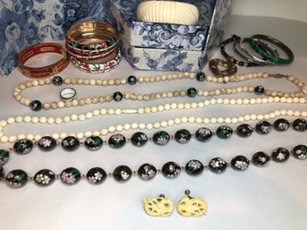 Fabulous Lot Of Vintage / Newer Chinese / Asian Jewelry - Cloisonne - Bone -  Enamel - Very Nice Pieces !