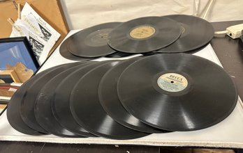 14 Vintage 78 R.P.M. Records By Decca, Golden Records &  RCA Victor Recording.   RD/UndTabl2
