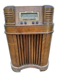 Amazing 1940s Philco 40-180 Radio