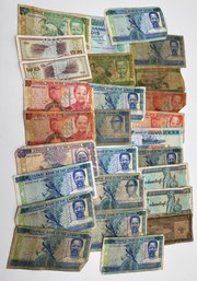 Over 25 Paper Money Bills From Many Countries