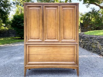 A Mid Century Modern Gentleman's Chest Of Drawers By Thomasville