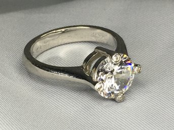 Fabulous 925 / Sterling Silver Engagement Style Ring - With White Zircons And Unusual Prong Set Stones