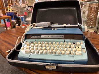 Smith Corona Coronet Electric Typewriter With Hard Case