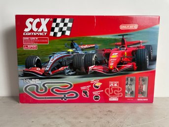 SCX Formula 1 Racetrack Set