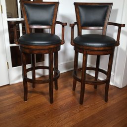 Amazing Pair Of Leather Swivel Bar Stools / Kitchen Stools - Very Nice Patina - VERY Expensive Look !