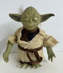2000 Star Wars Yoda Figure