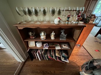 Amazing Miscellaneous Christmas Lot Books Snow Globes  Glasses & More!!