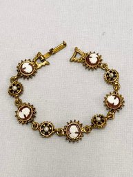 Vintage Cameo Bracelet Signed Lum