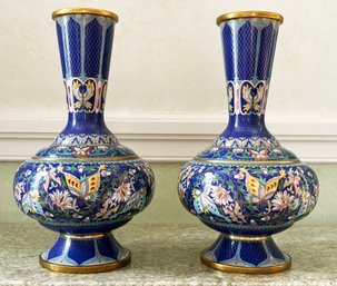 A Pair Of Large Antique Cloisonne Vases - Stunning Designs And Artistry