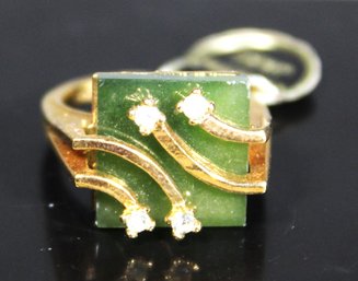 Vintage 1970s Gold Tone Ladies Ring Genuine Jade Stone Size 6 Never Worn