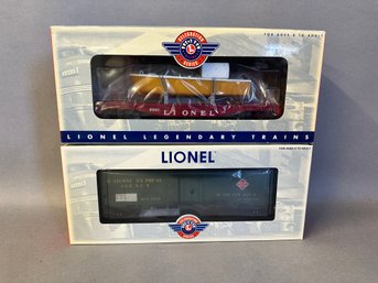 NIB Lionel Trains: Railway Express Agency Reefer & Flat Car With Boat, 6-19567 & 6-26048