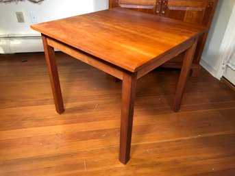 Wonderful ASHER BENJAMIN & COMPANY Solid Cherry Table - Very Functional - Great Condition - 30' X 30' X 26'