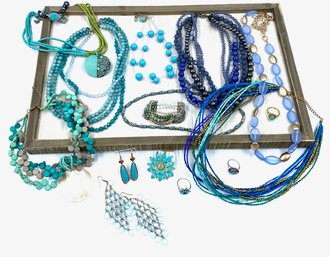 A Collection From The Sea Shore To Adore - 16 Pieces