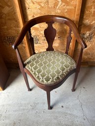 Round Back Corner Chair With Green Seat