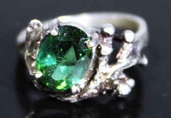 Fine Sterling Silver Ladies Ring Size 6 Green Stone