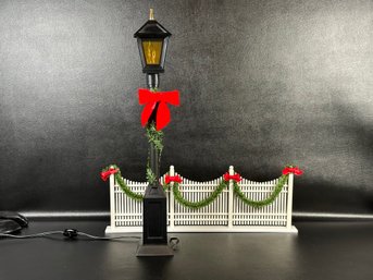 Collectible Byers Choice Carolers Accessories: Flickering Street Lamp & Picket Fence