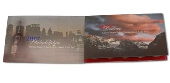 2007 Denver & Philadelphia United States Mint Uncirculated Coin Set With COA