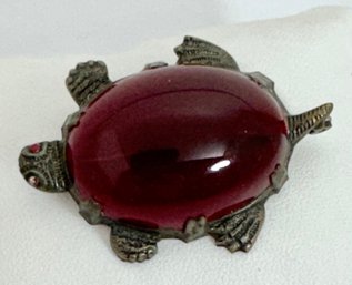 VINTAGE RED LUCITE JELLY BELLY TURTLE BROOCH