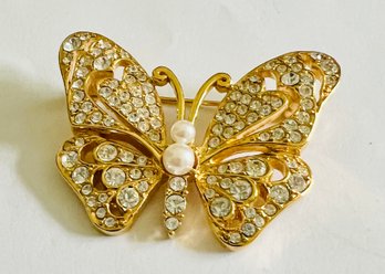 GOLD TONE BRIGHT RHINESTONE BUTTERFLY BROOCH