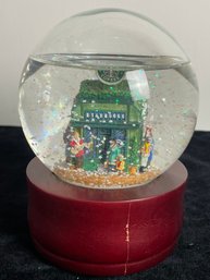 Starbucks Snow/music Globe