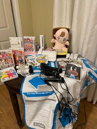 REALLY GENEROUS Game Lot, Wii Console, Microphones, Remotes, Konami Dance