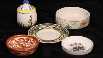 GREAT LOT OF PORCELAIN & CERAMICS INCL HB HENRIOT (QUIMPER), VILLEROY & BOCH, WEDGEWOOD, ROYAL WORCESTER, ETC.