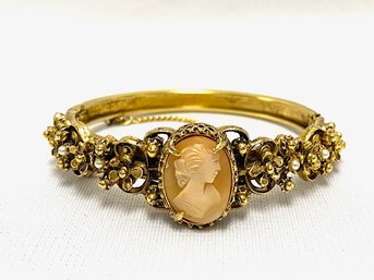 Vintage Goldtone & Faux Pearl Cameo Bracelet W/ Safety Chain