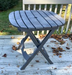 Very Cool Outdoor Folding Table ~ Slot For Umbrella ~