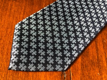 Beautiful HERMES Silk Twill Faconnee Tie - Paid $260 - Silk Jacquard Pattern - Like New Condition - Black Blue