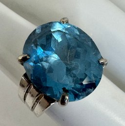 PRETTY SIGNED SETA CHUNKY STERLING SILVER LARGE BLUE TOPAZ RING